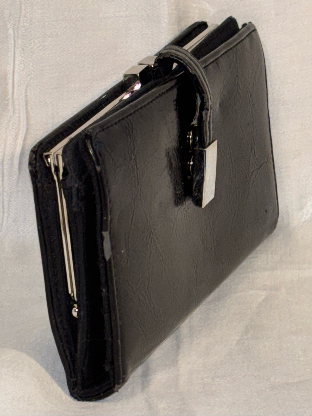 Women’s Black Faux Patent Leather Folding Long Wallet 17 Card Slots